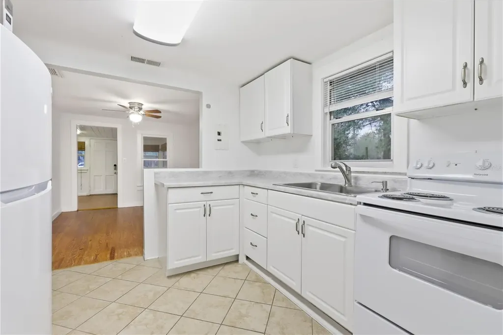 1120 E Minnesota Avenue Deland FL 32724