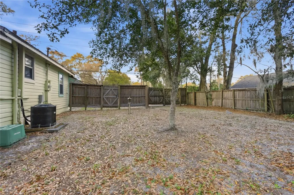 1120 E Minnesota Avenue Deland FL 32724