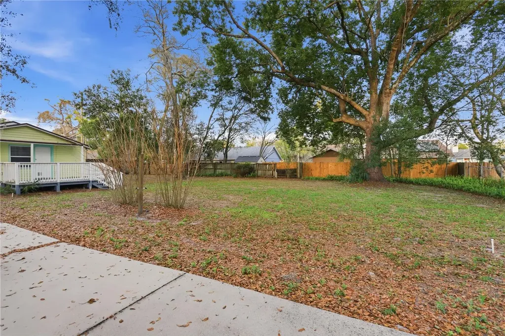 1120 E Minnesota Avenue Deland FL 32724