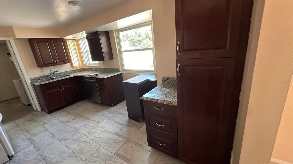 6204 38th Avenue W Bradenton FL 34209