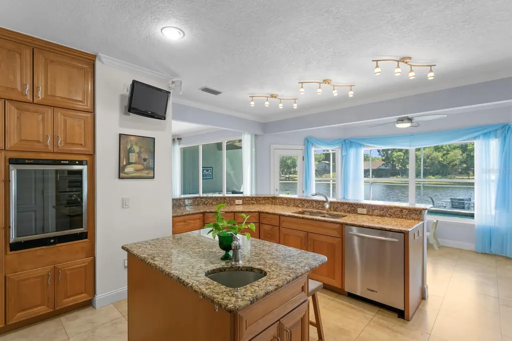 13548 Lake Magdalene Drive Tampa FL 33613