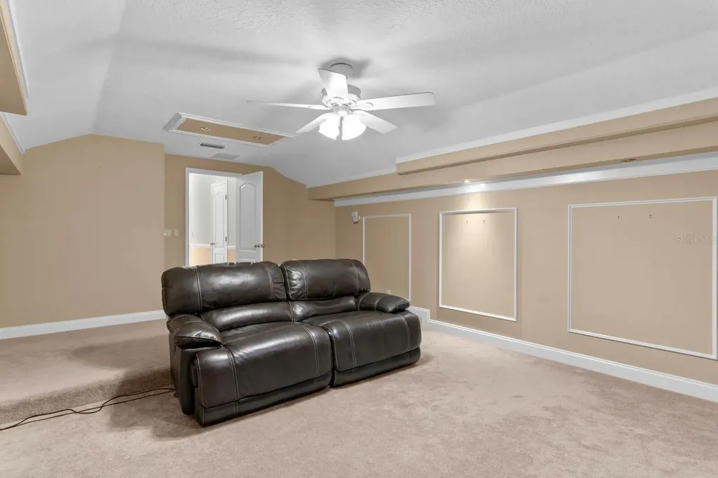 13548 Lake Magdalene Drive Tampa FL 33613