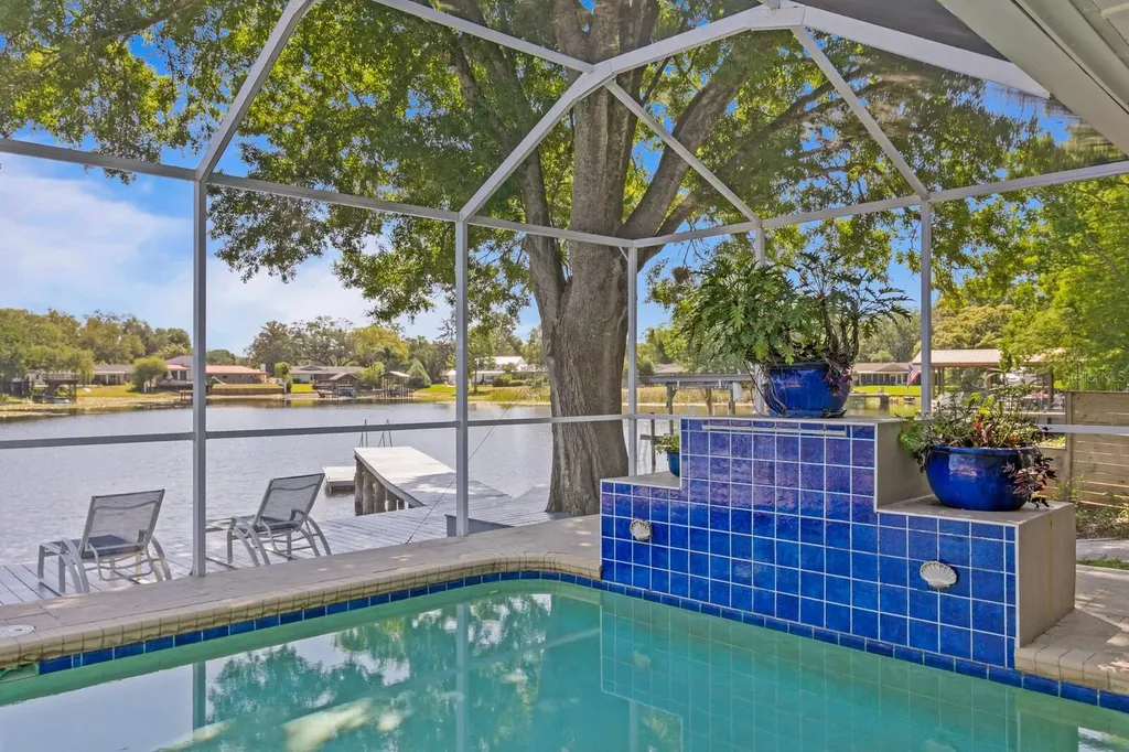 13548 Lake Magdalene Drive Tampa FL 33613