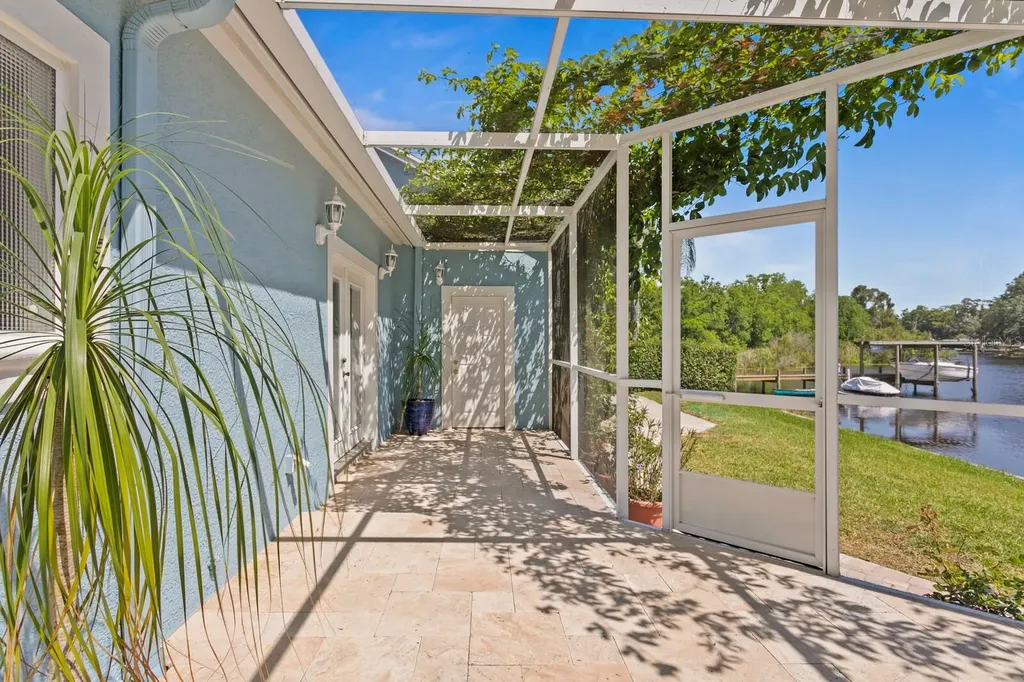 13548 Lake Magdalene Drive Tampa FL 33613
