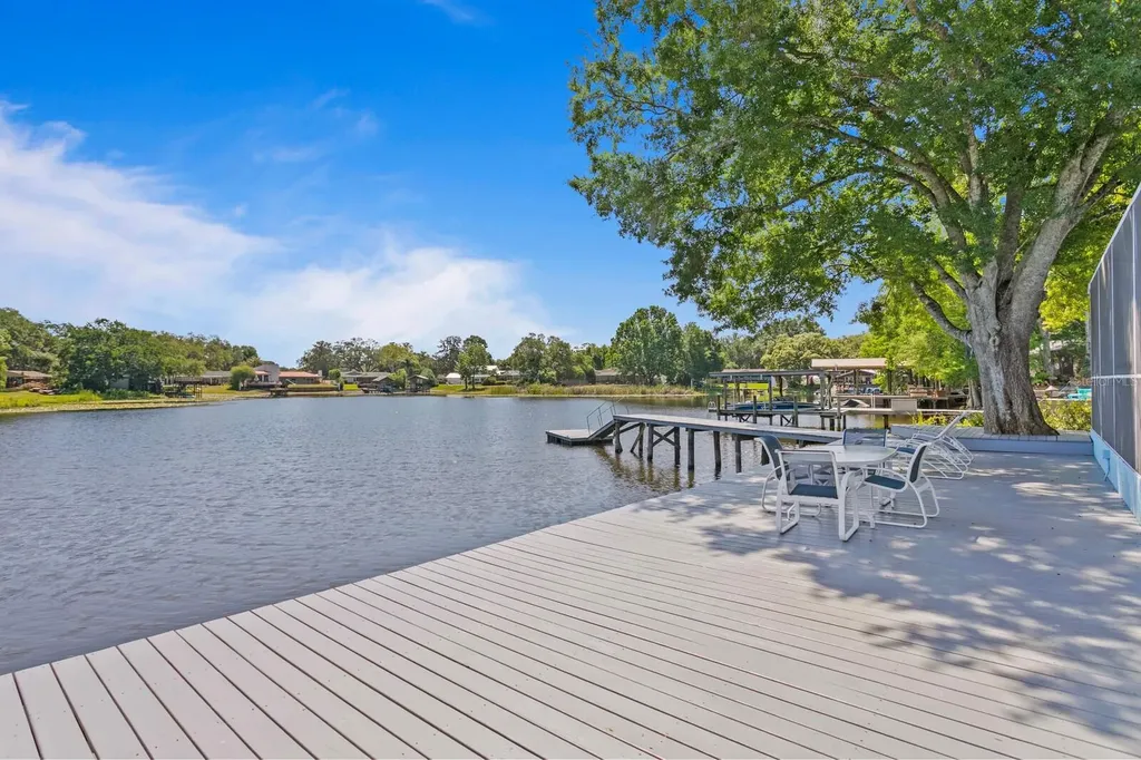 13548 Lake Magdalene Drive Tampa FL 33613