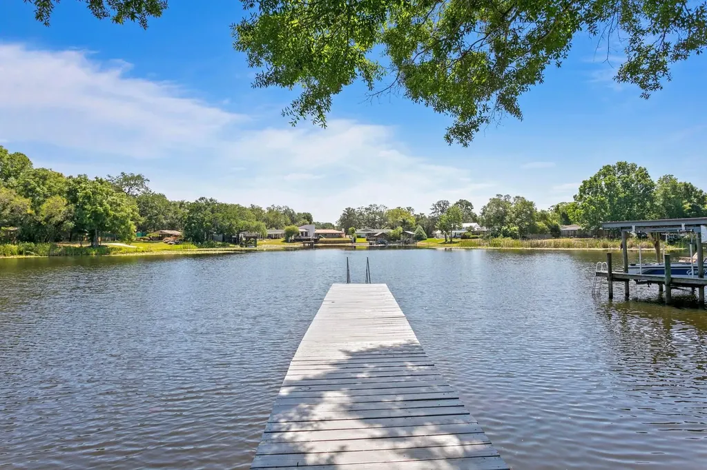 13548 Lake Magdalene Drive Tampa FL 33613