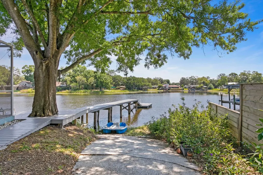 13548 Lake Magdalene Drive Tampa FL 33613