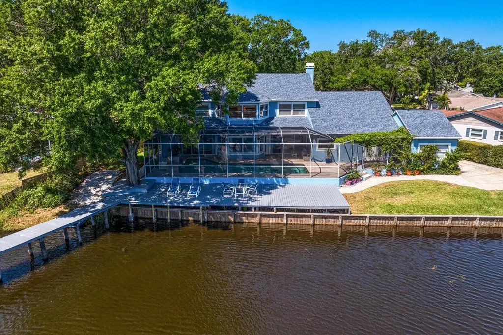 13548 Lake Magdalene Drive Tampa FL 33613