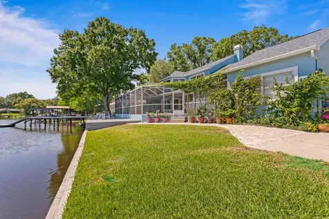13548 Lake Magdalene Drive Tampa FL 33613