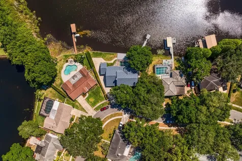 13548 Lake Magdalene Drive Tampa FL 33613