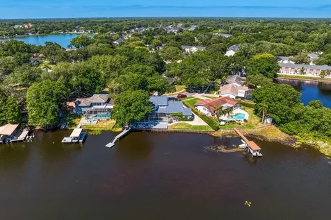 13548 Lake Magdalene Drive Tampa FL 33613