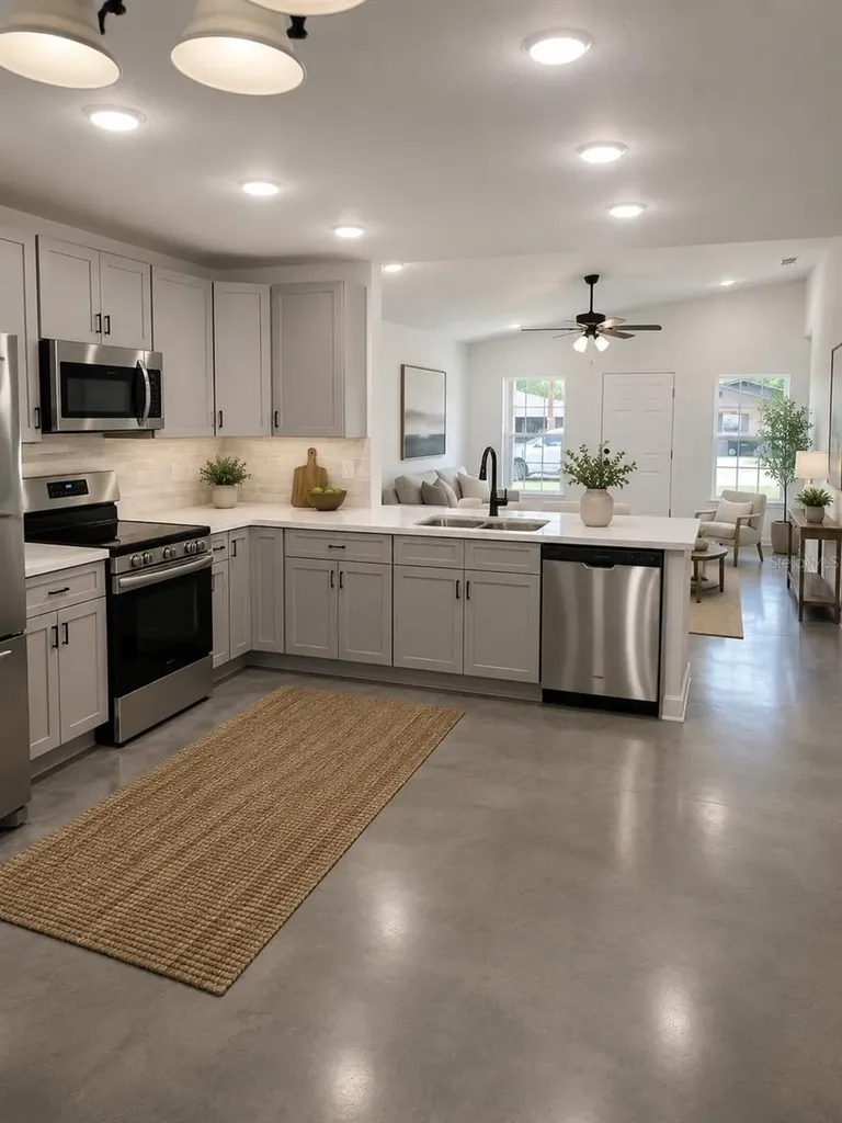 118 Highland Avenue Auburndale FL 33823