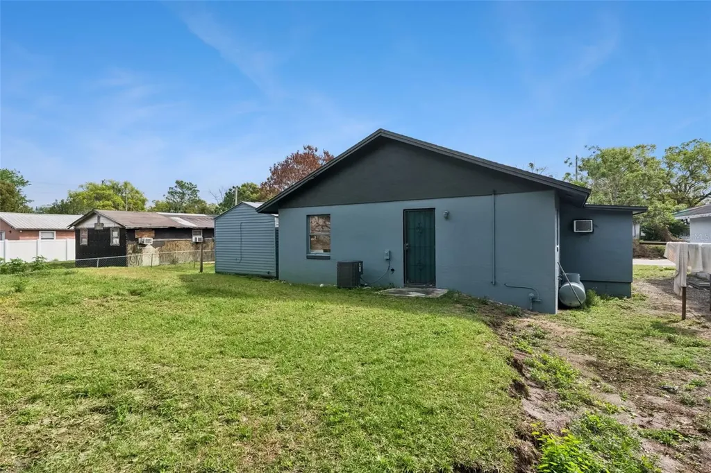 2260 Dolarway Street Sanford FL 32771