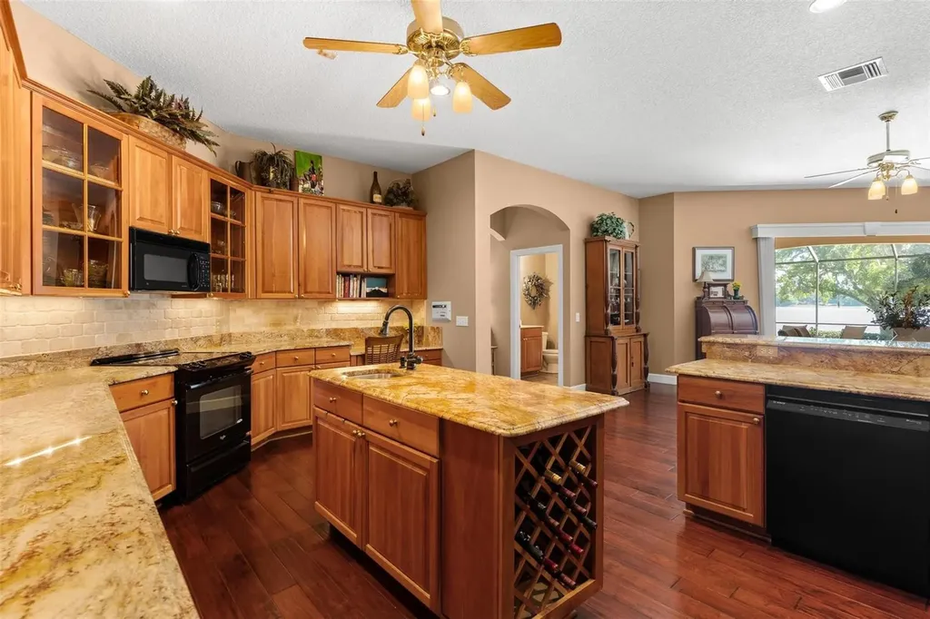 926 Hawk Landing Fruitland Park FL 34731