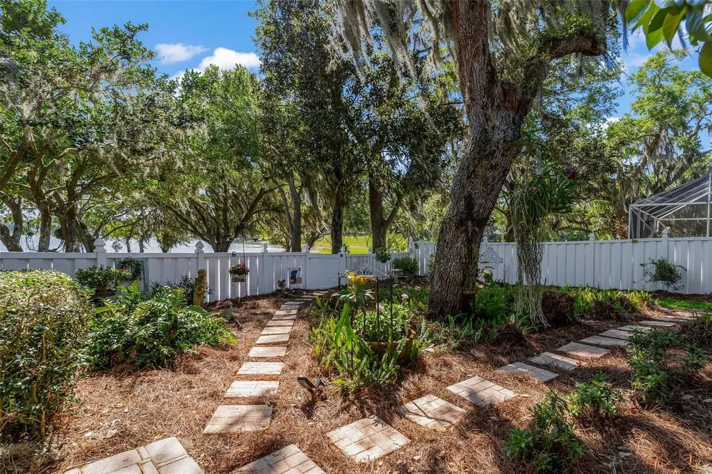 926 Hawk Landing Fruitland Park FL 34731