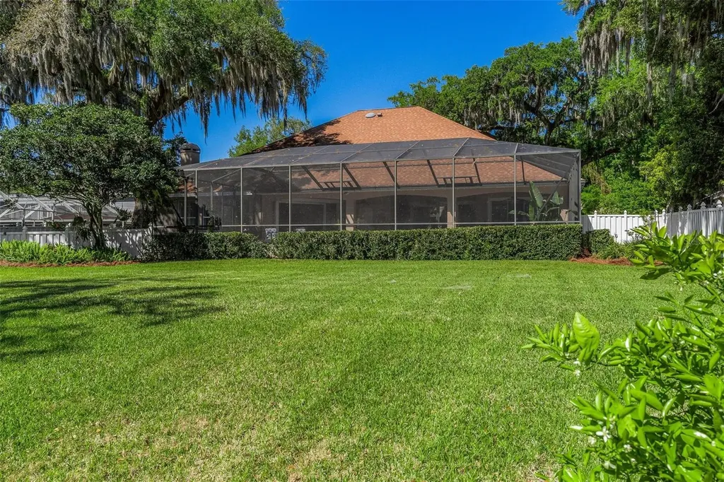 926 Hawk Landing Fruitland Park FL 34731