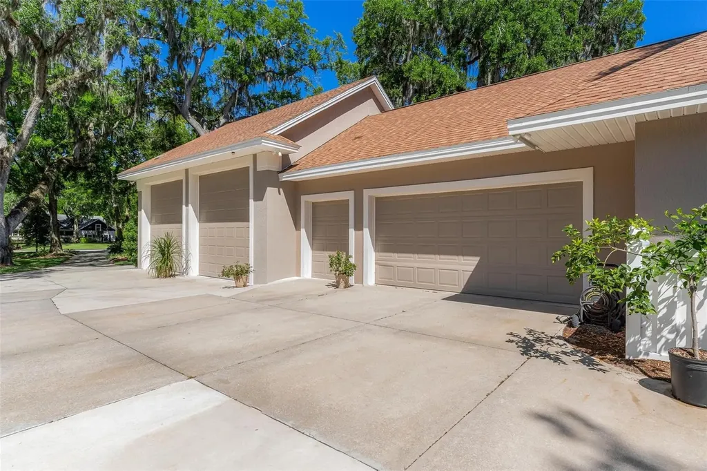 926 Hawk Landing Fruitland Park FL 34731