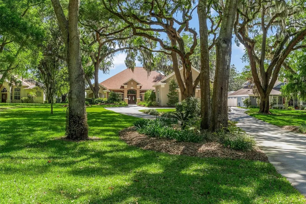 926 Hawk Landing Fruitland Park FL 34731