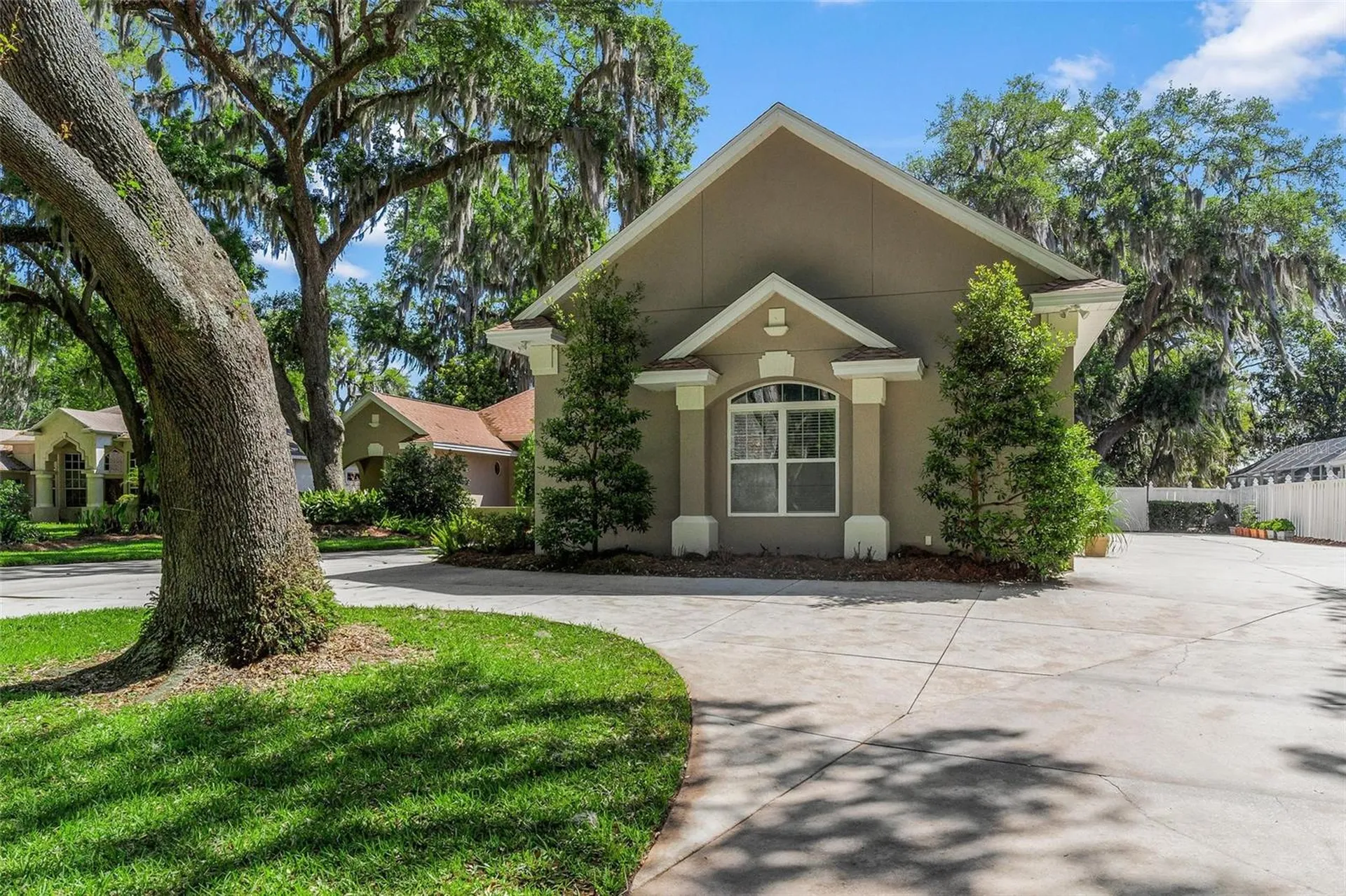 926 Hawk Landing Fruitland Park FL 34731