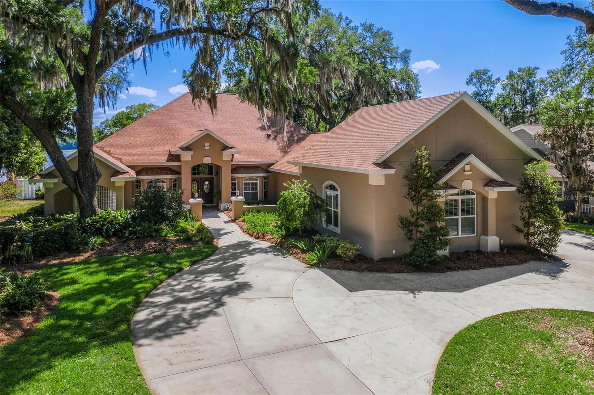 926 Hawk Landing Fruitland Park FL 34731