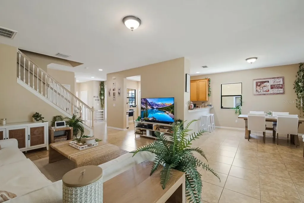 1426 Pacific Road Kissimmee FL 34759