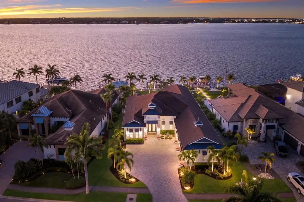 664 Regatta Way Bradenton FL 34208