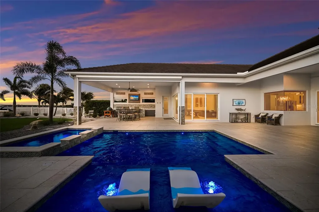 664 Regatta Way Bradenton FL 34208