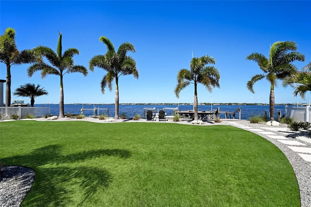 664 Regatta Way Bradenton FL 34208