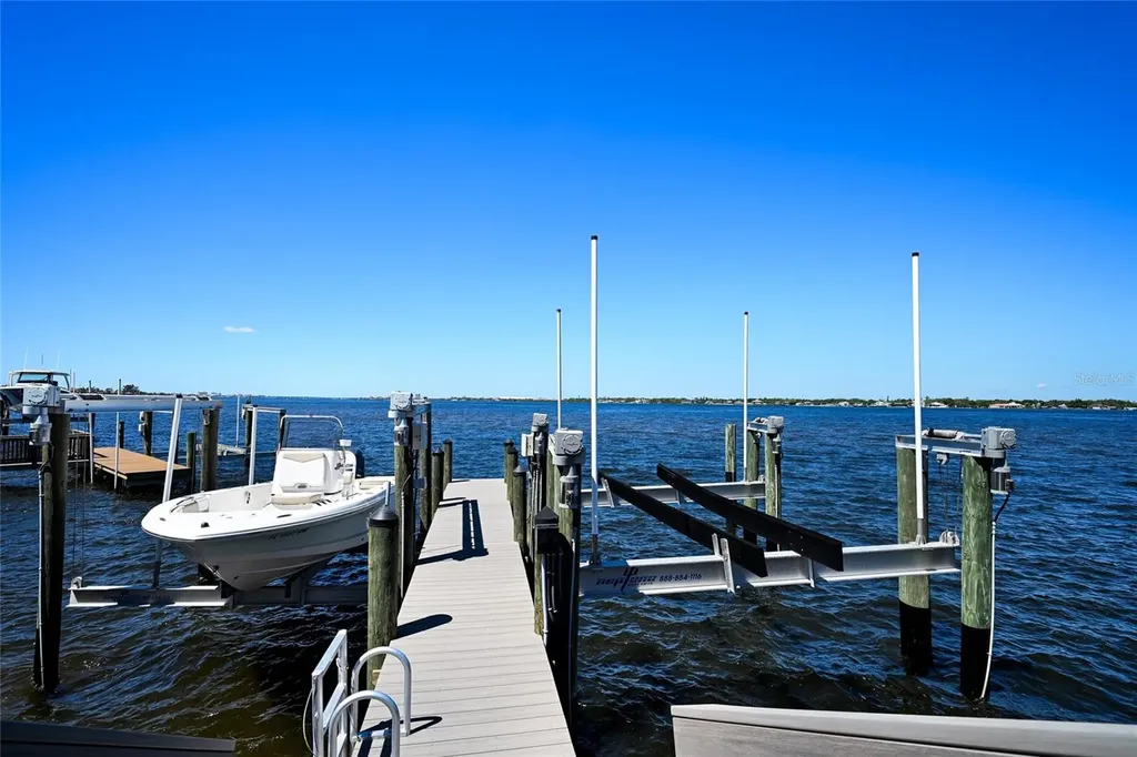 664 Regatta Way Bradenton FL 34208