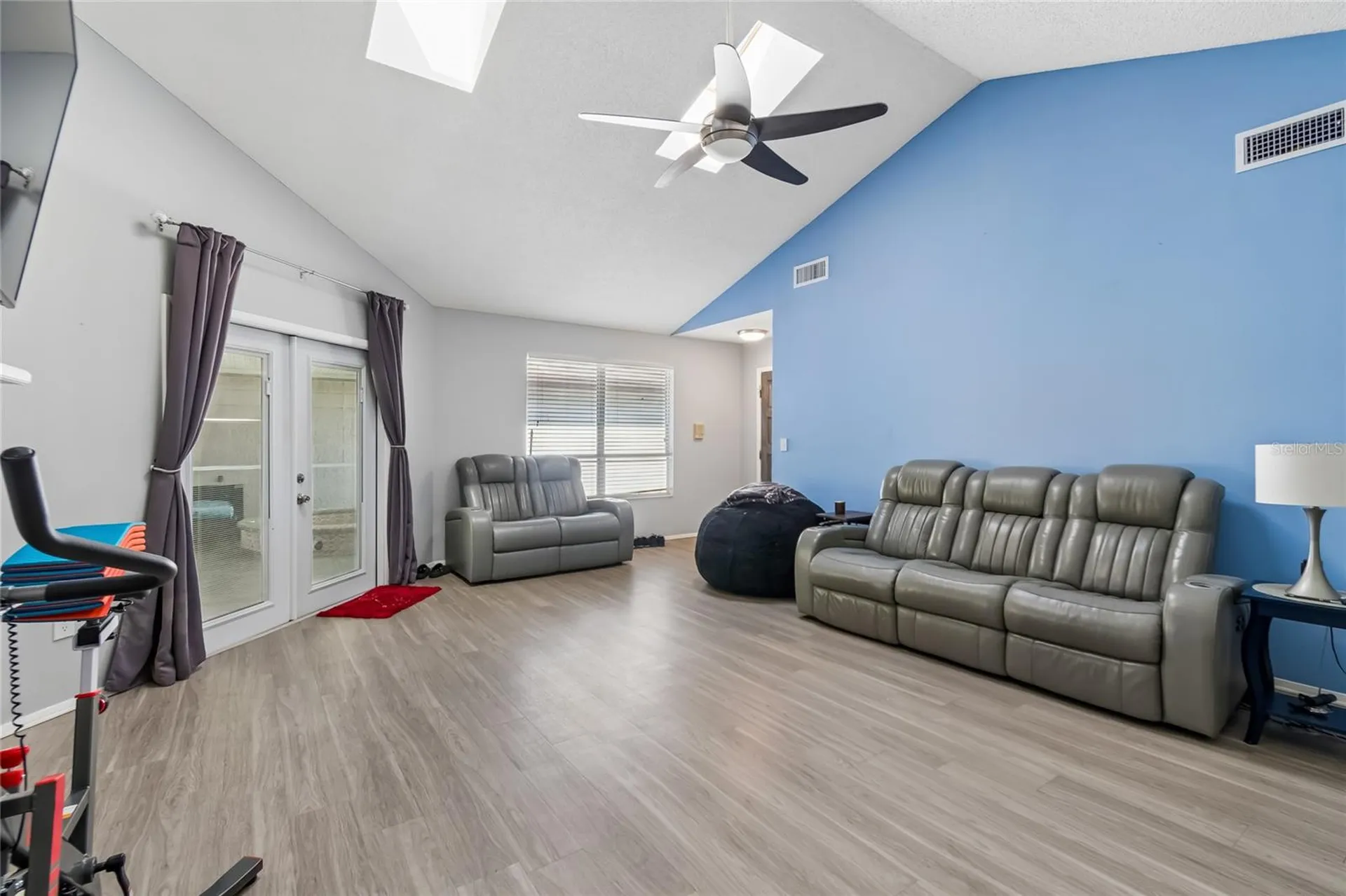 7123 Silvermill Drive Tampa FL 33635