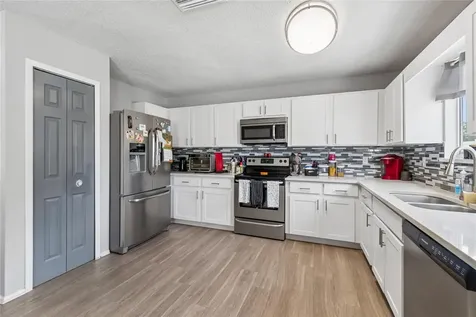 7123 Silvermill Drive Tampa FL 33635