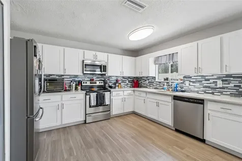 7123 Silvermill Drive Tampa FL 33635