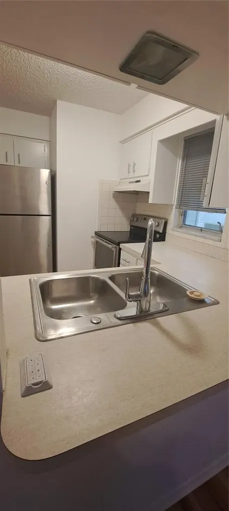3037 Park Lane Dunedin FL 34698
