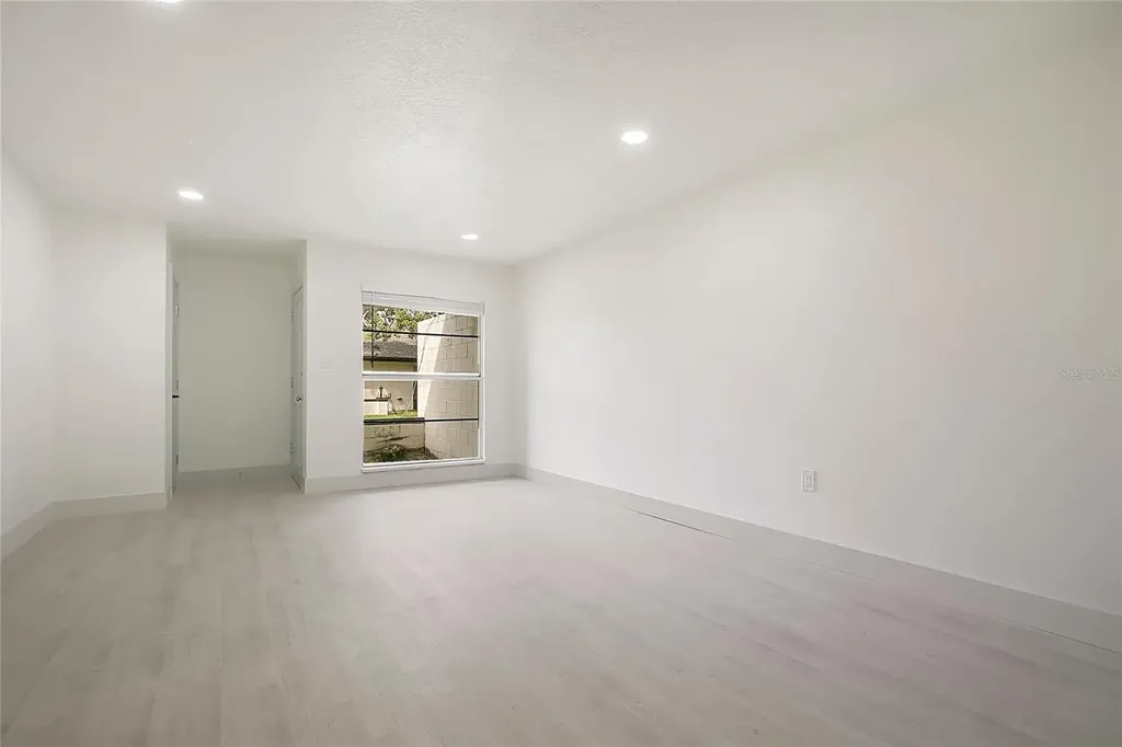 2861 Willow Run Orlando FL 32808