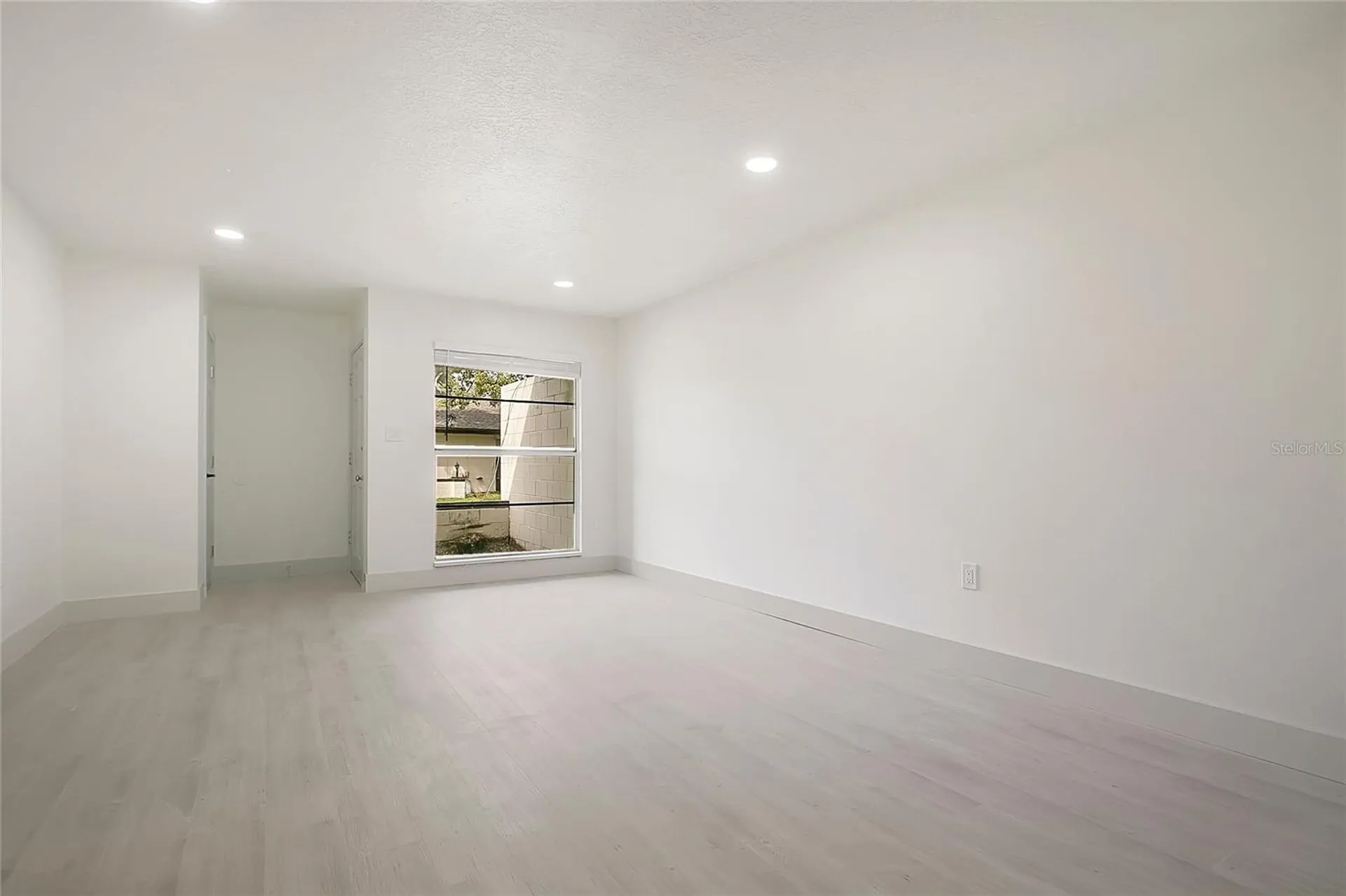 2861 Willow Run Orlando FL 32808