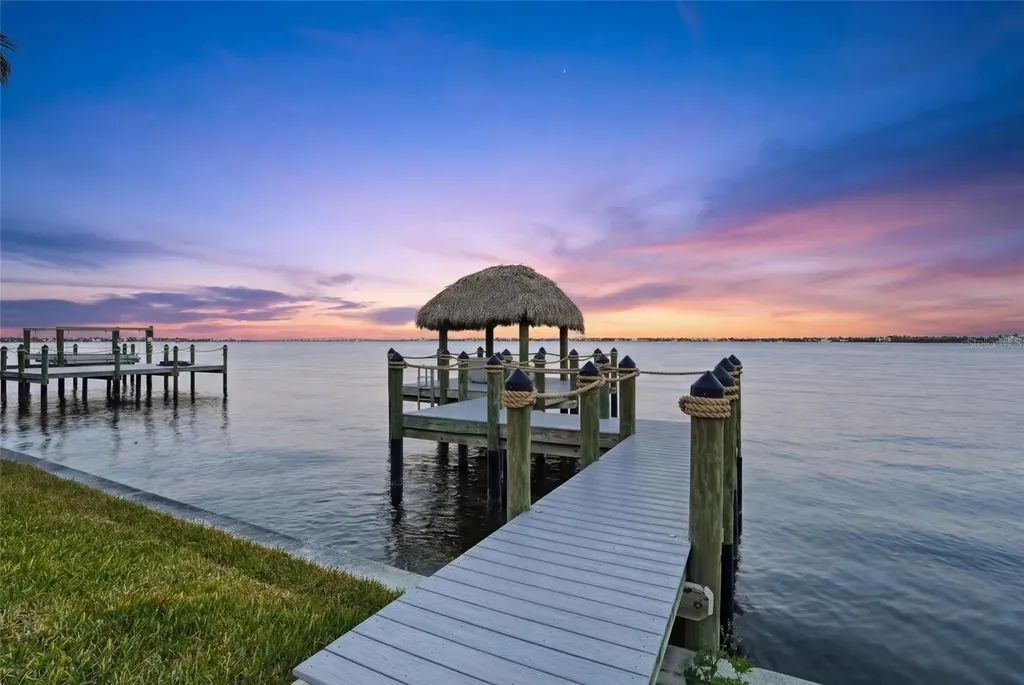 5735 Riverside Drive Cape Coral FL 33904