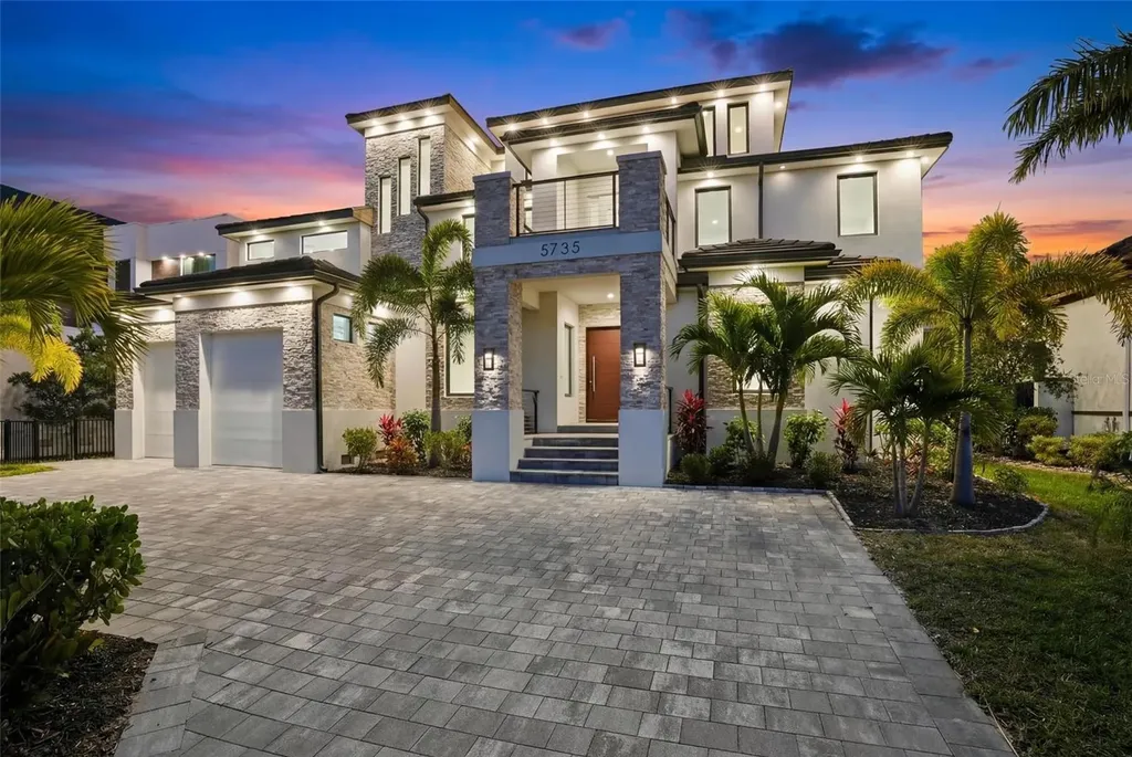 5735 Riverside Drive Cape Coral FL 33904