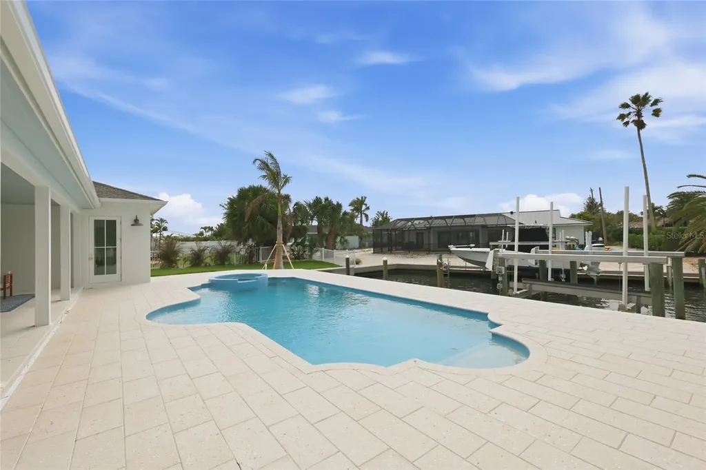 680 Key Royale Drive Holmes Beach FL 34217