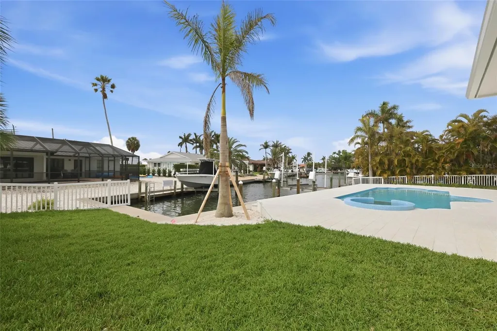 680 Key Royale Drive Holmes Beach FL 34217