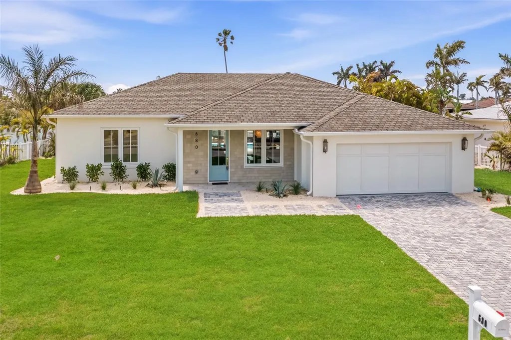 680 Key Royale Drive Holmes Beach FL 34217