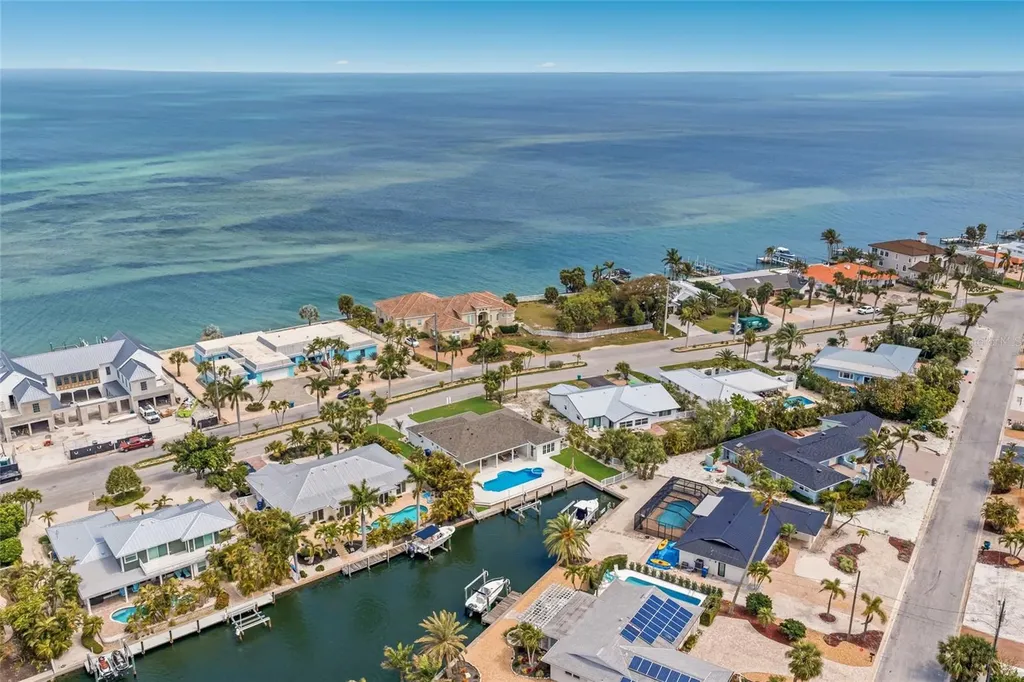 680 Key Royale Drive Holmes Beach FL 34217