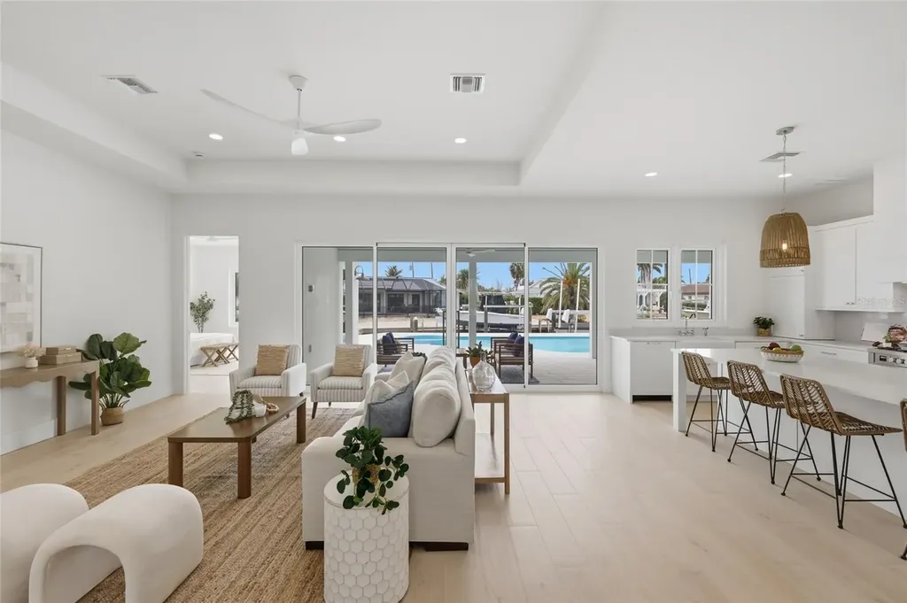 680 Key Royale Drive Holmes Beach FL 34217