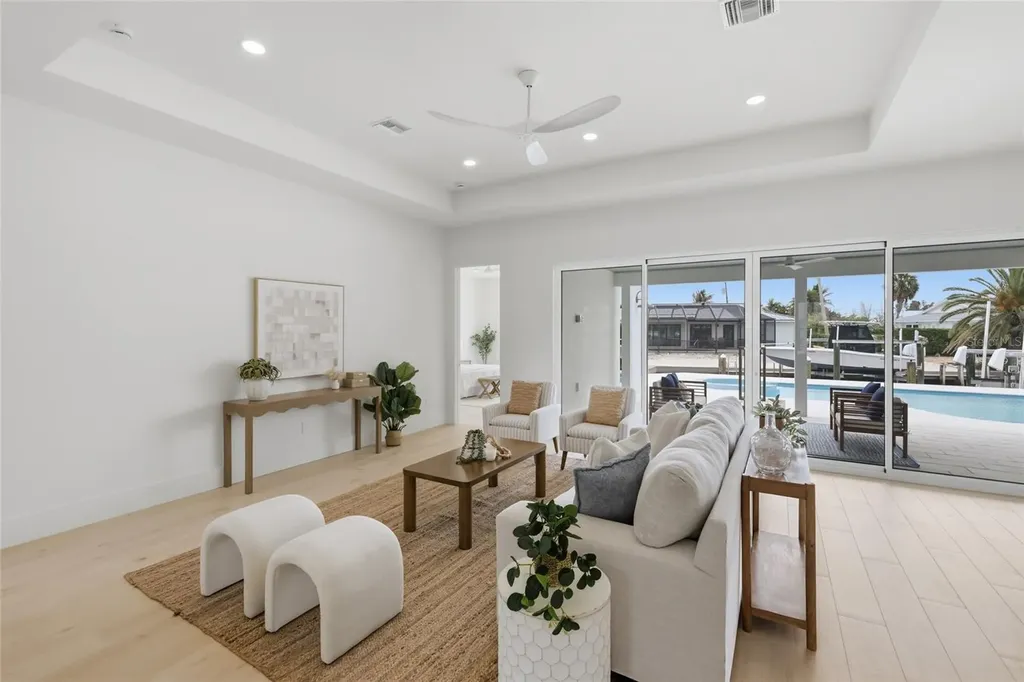 680 Key Royale Drive Holmes Beach FL 34217