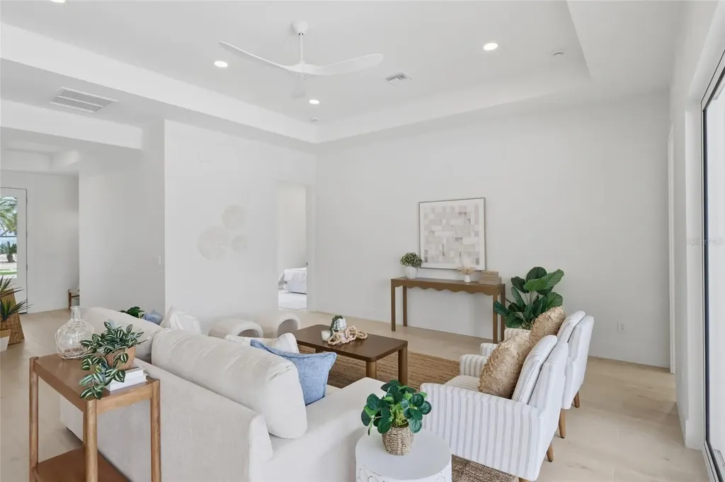 680 Key Royale Drive Holmes Beach FL 34217