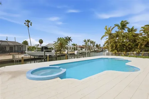 680 Key Royale Drive Holmes Beach FL 34217