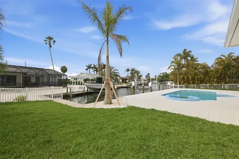 680 Key Royale Drive Holmes Beach FL 34217
