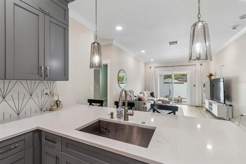1901 W Cluster Avenue Tampa FL 33604
