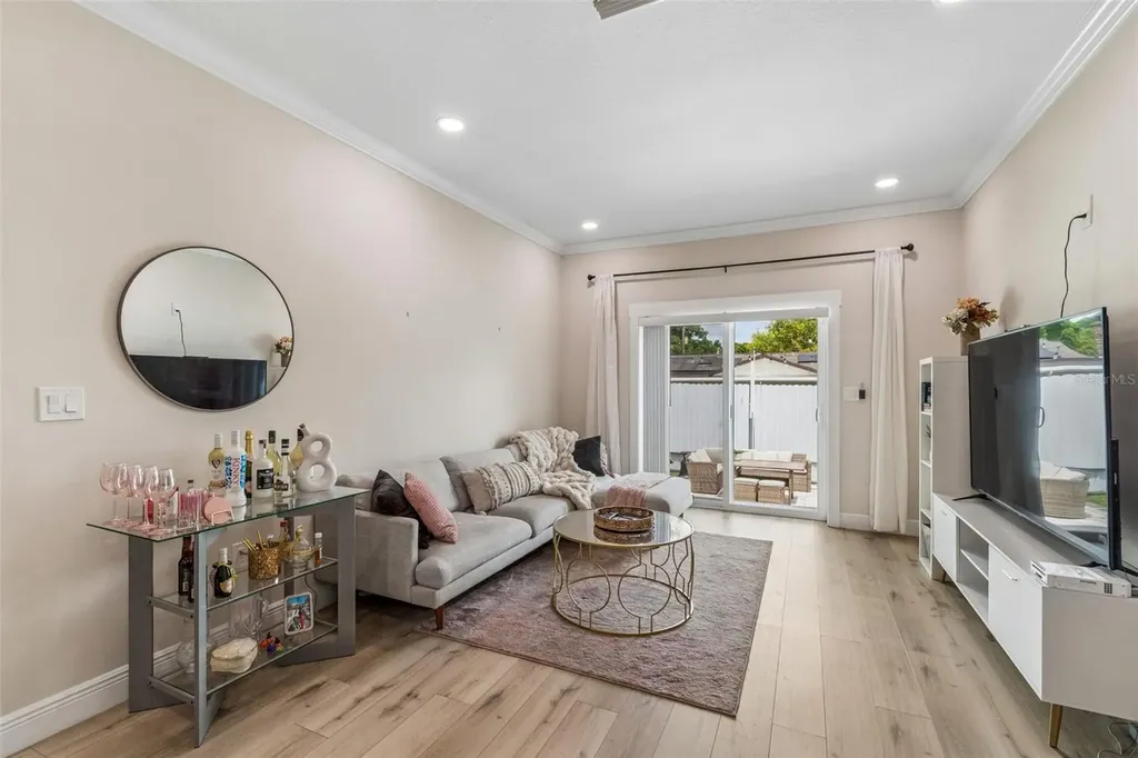 1901 W Cluster Avenue Tampa FL 33604