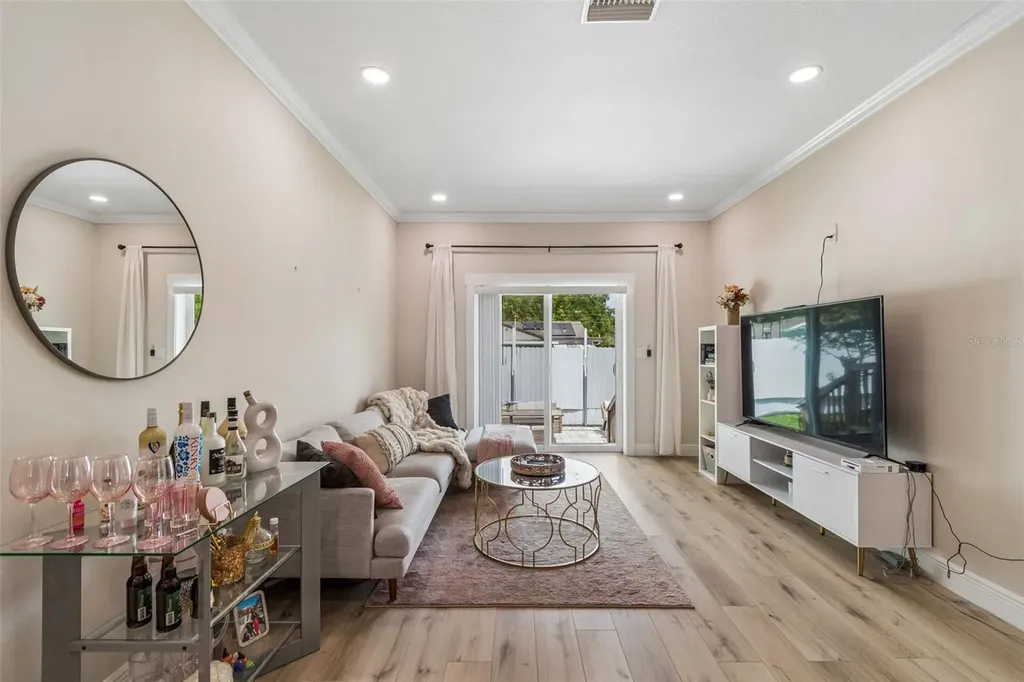1901 W Cluster Avenue Tampa FL 33604