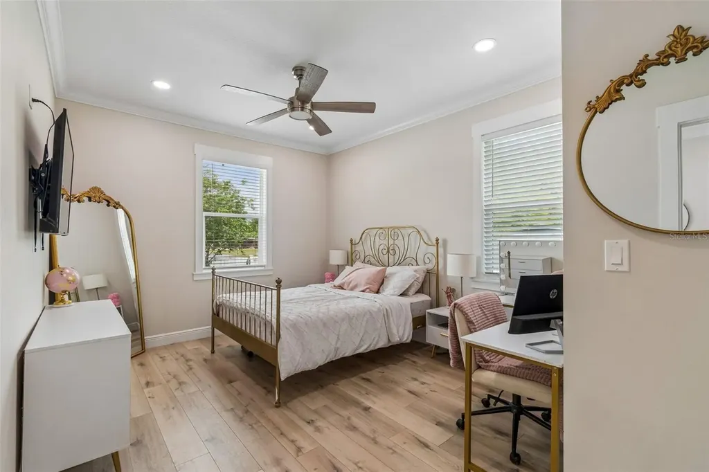 1901 W Cluster Avenue Tampa FL 33604